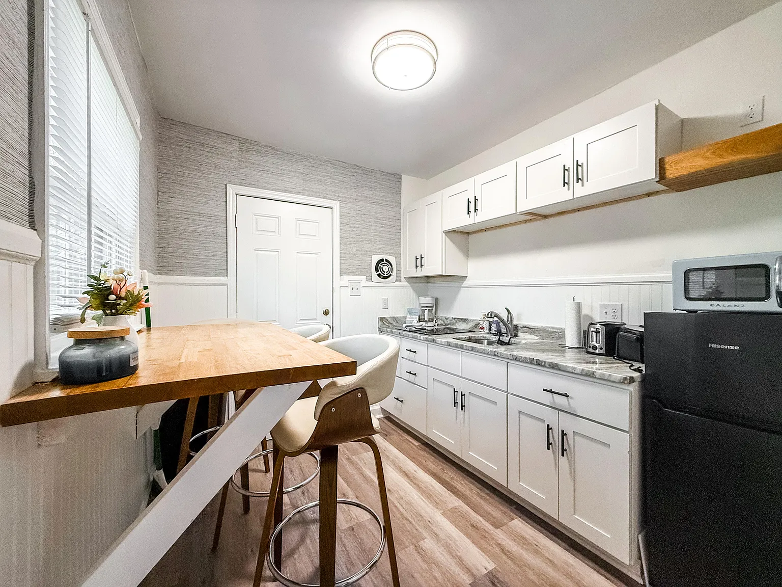 1 bed, 1064 sqft, $1,850 — Photo 4