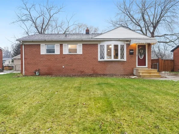 6040 Slater Dr, Brookpark, OH 44142