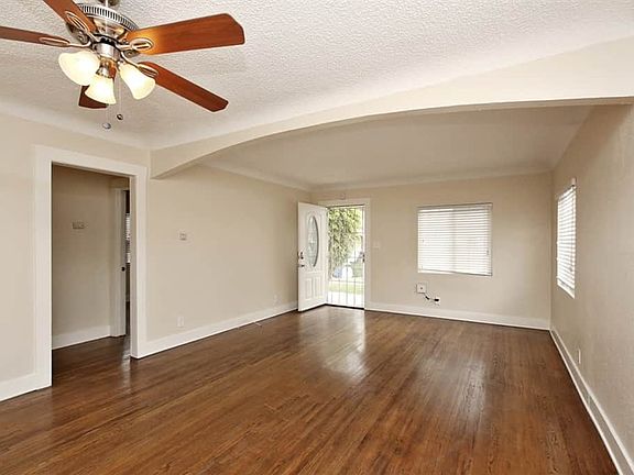 2nd image of 1654 W 65th Pl