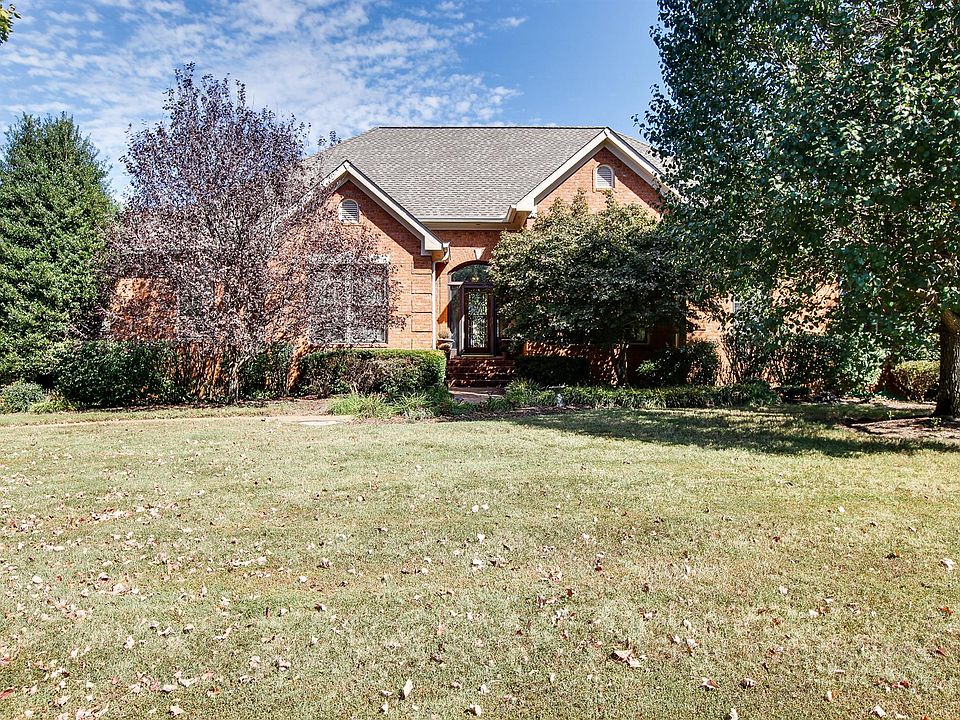 1st image of 904 Briarwood Crst