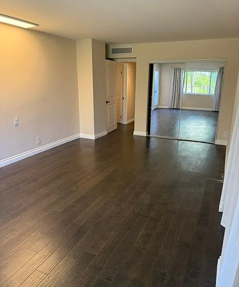 8371 Capistrano Ave — Photo 10