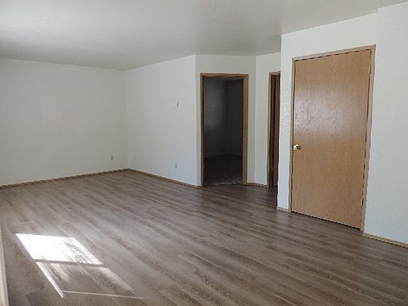 2nd image of 1250 Newlands Dr W APT 7