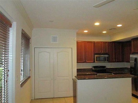 2nd image of 21101 NW 14th Pl APT 335