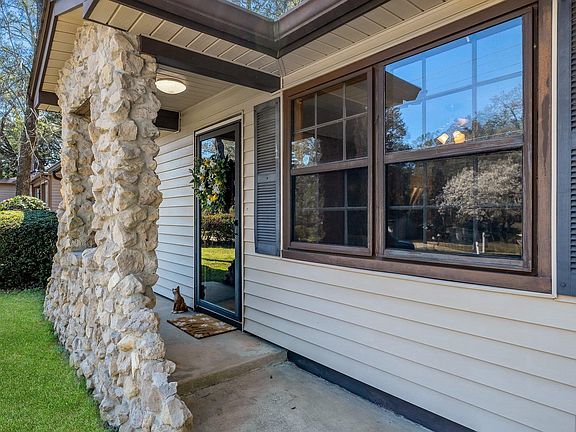 4th image of 6124 Tall Pine Dr