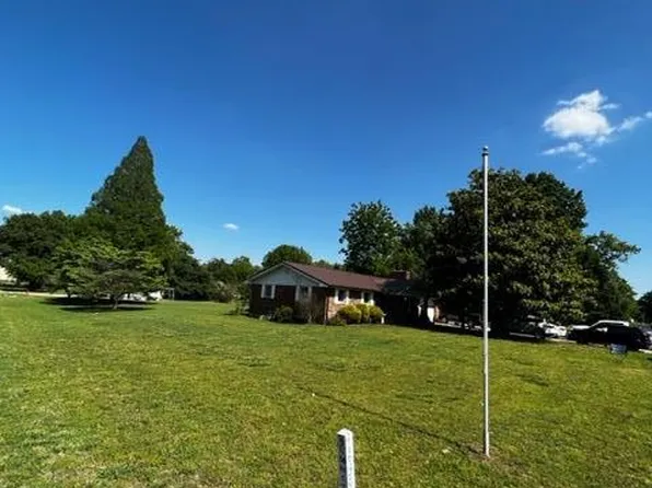 203 Ridgeview Dr, Matthews, MO 63867