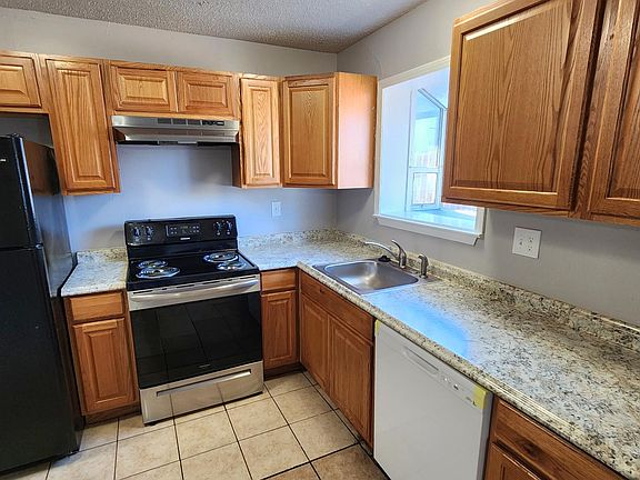 4th image of 1765 Farleigh Ct