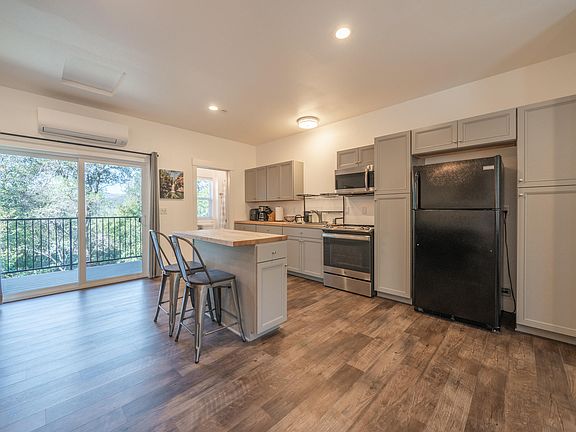5th image of 19404 Peppernut Dr