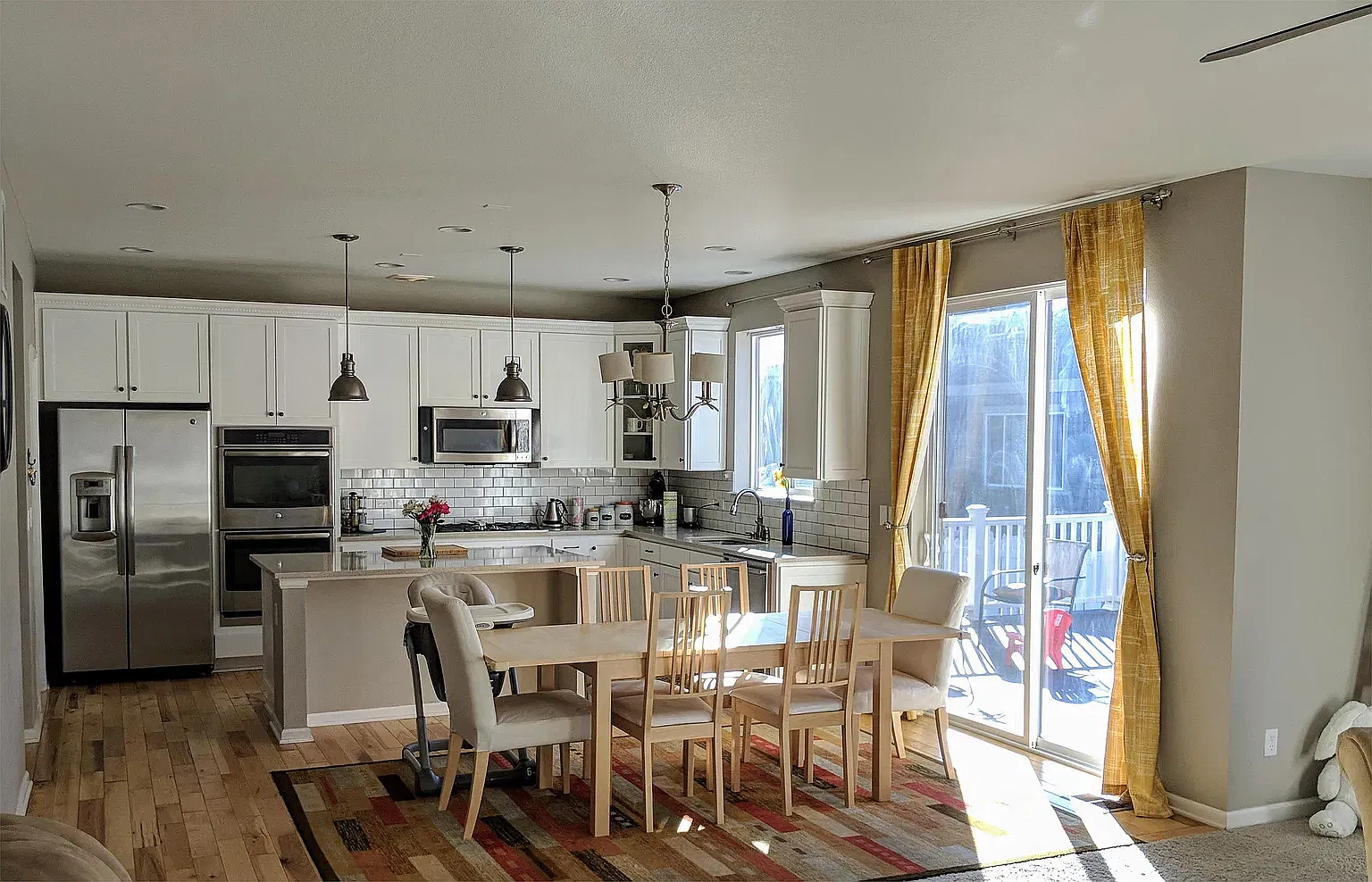 3 bed, 2.5 bath, 2318 sqft, $2,995 — Photo 3