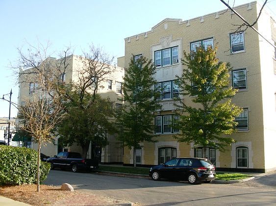 1st image of 3955 N Lamon Ave APT 306