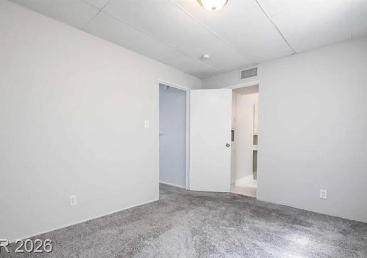 1 BD/1 BA Refreshed Apt — Photo 3