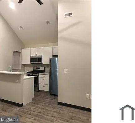 2 bed, 750 sqft, $1,500 — Photo 3