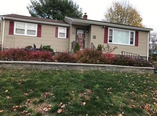 4 Plymouth Ave, Middletown, RI 02842