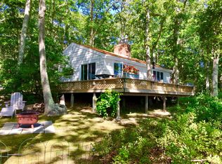 90 Wainscott Stone Rd, Wainscott, NY 11975