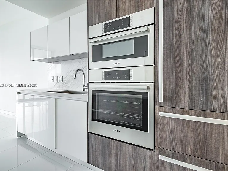 851 NE 1st Ave #2100 — Photo 4