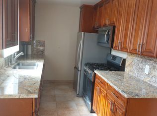 5037 Bakman Ave APT 2, North Hollywood, CA 91601