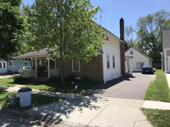 416 Yerkes St, Northville, MI 48167