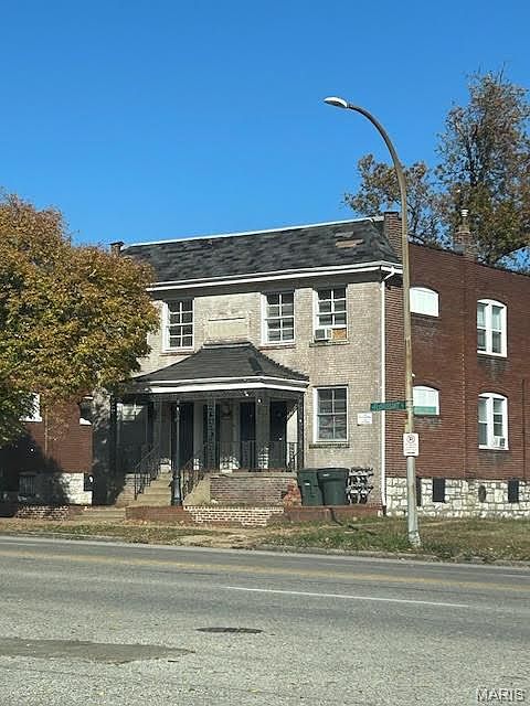2nd image of 6027-6029 W Florissant Ave