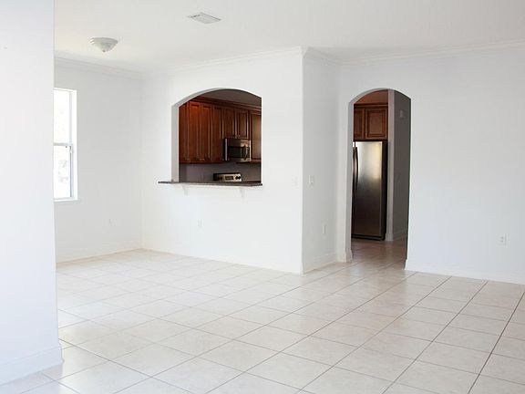 5th image of 8031 Magnolia Ave #601