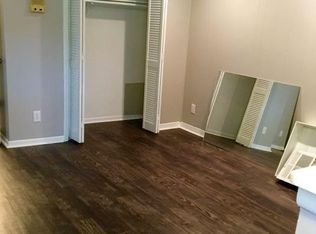 7913 Ellinger Ln, Houston, TX 77040