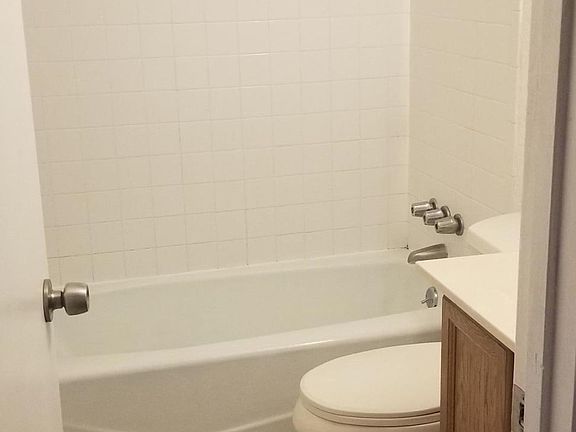 3rd image of 3608 Bryn Mawr Dr NE APT C