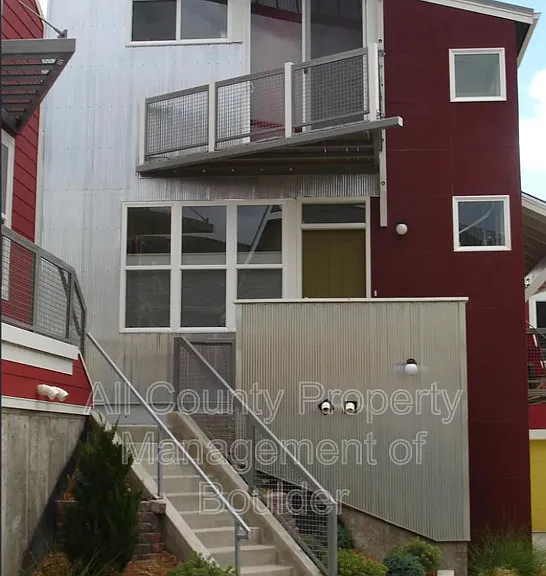4758 18th St — Photo 2