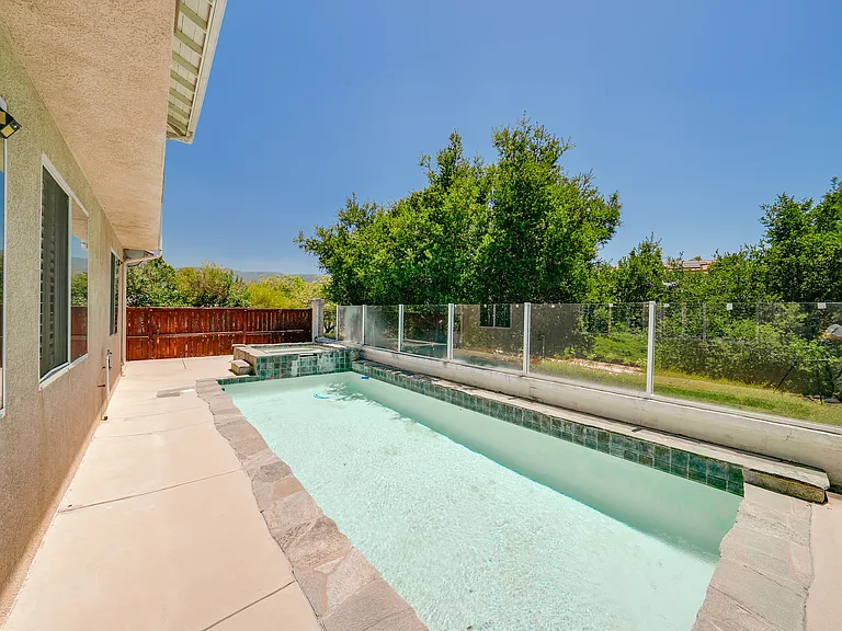45277 Chateau Ct — Photo 39