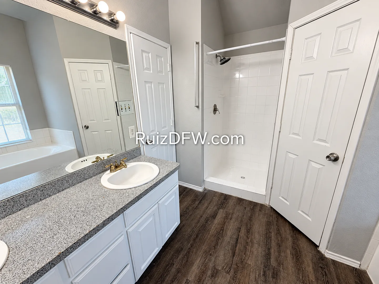 Single-Family Home Available! — Photo 3