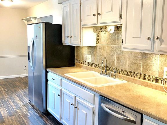 5th image of 2242 Fort Pickens Ct #A