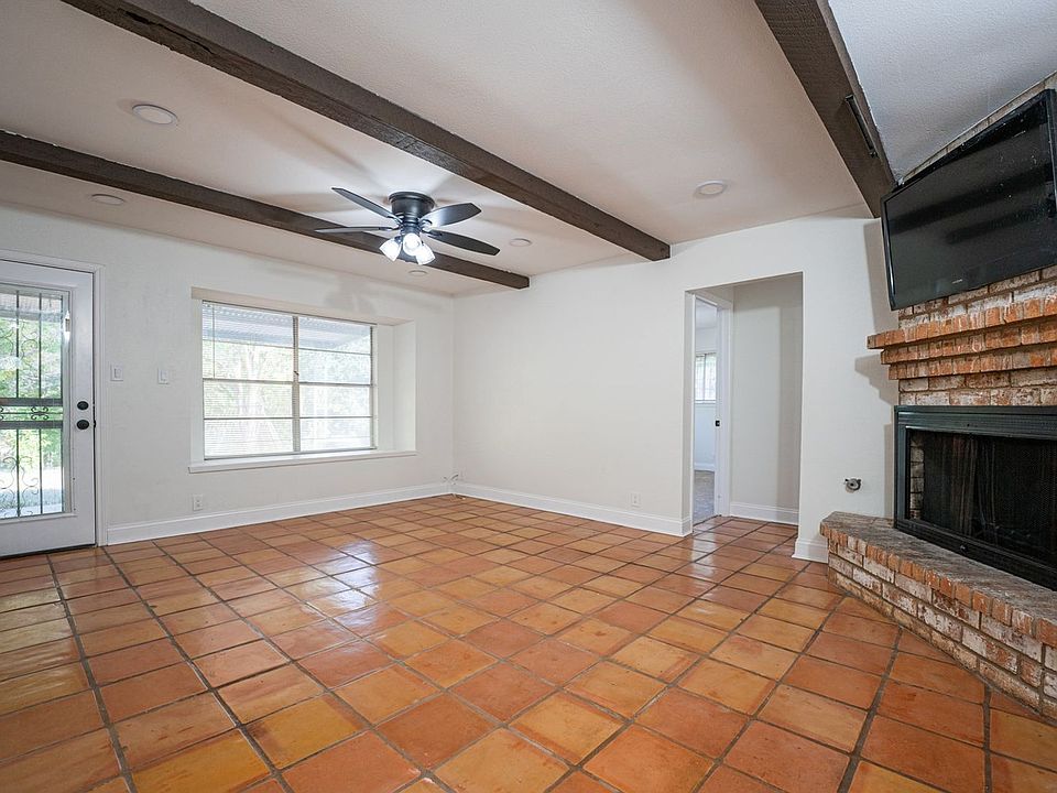 2nd image of 4806 Cedarbrook