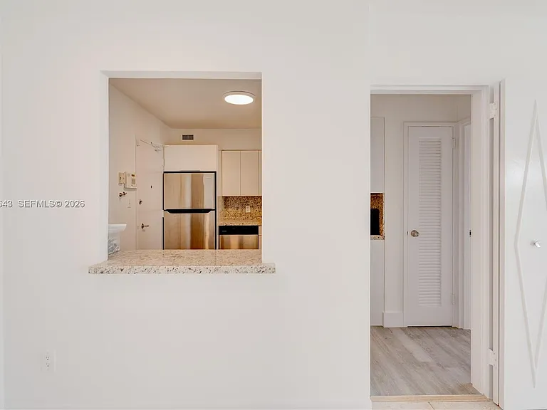 5161 Collins Ave #516 — Photo 21