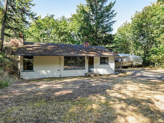 2nd image of 5142 W Saanich Rd