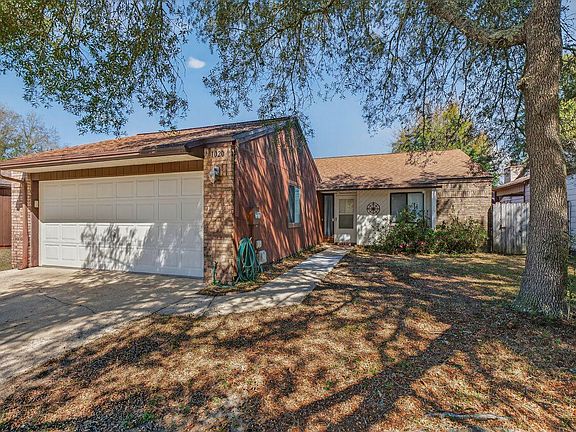 4th image of 1020 Alderwood Way