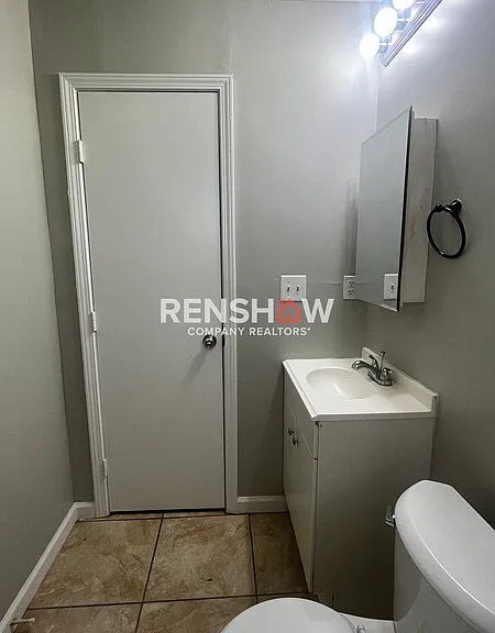 278 N Hollywood St — Photo 10