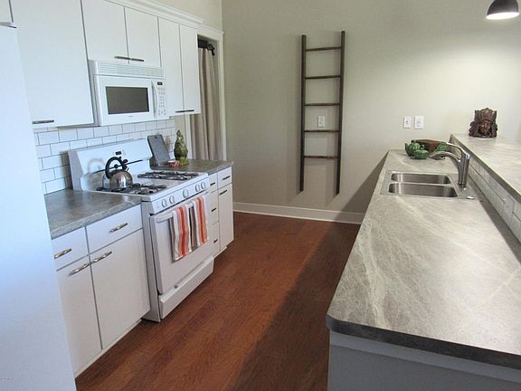 3rd image of 105 W Danaher St #20
