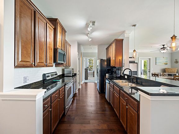 3rd image of 2000 Belle Isle Ave Unit 301