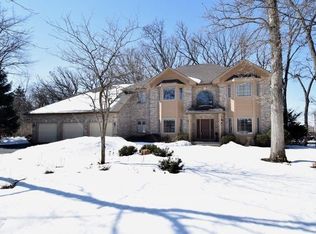 6006 Whiteoak Dr, McHenry, IL 60050