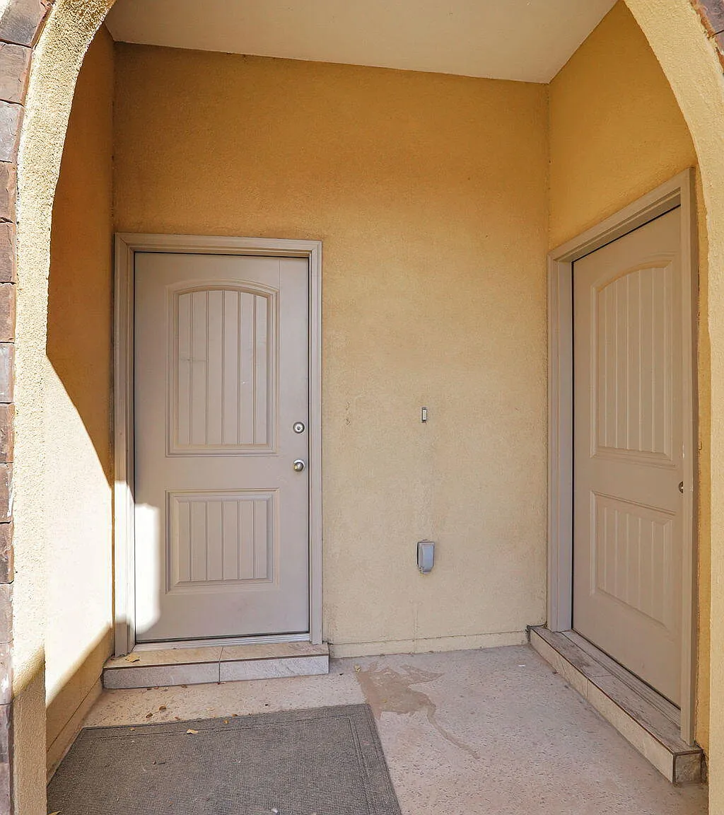 4 bed, 2.5 bath, 1520 sqft, $1,600 — Photo 3