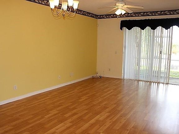 3rd image of 10916 Winter Crest Dr