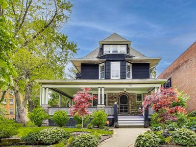1701 W Chase Ave, Chicago, IL, 60626