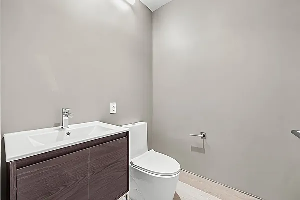 Bathroom, photo 2