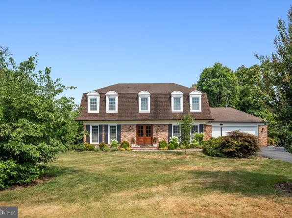 5913 Willow Knoll Dr, Derwood, MD 20855