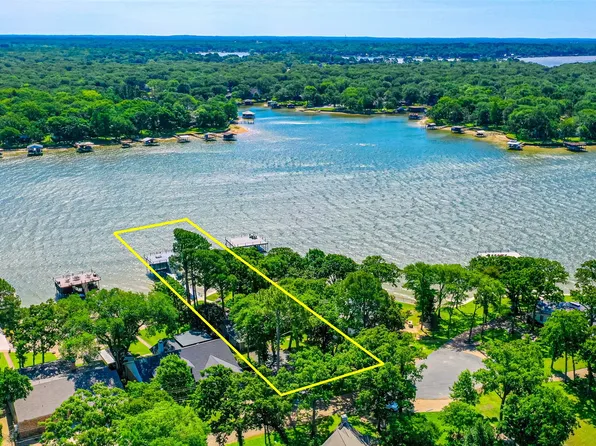 113 Crestwood Cir, Mabank, TX 75156