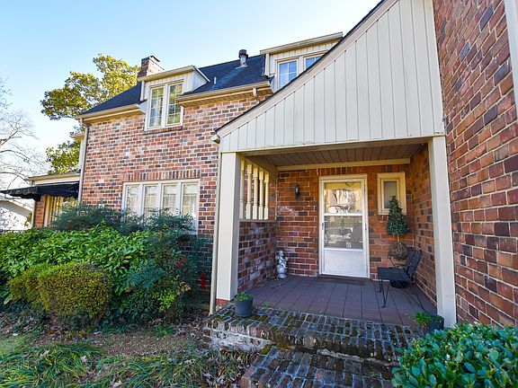3rd image of 1817 N Hills Blvd