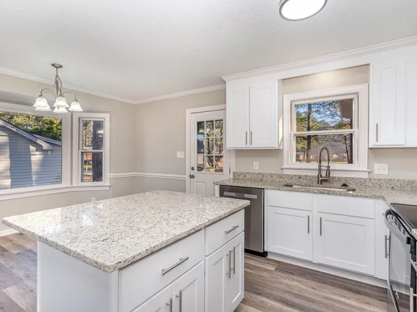 2805 Chamberlain Rd, Rocky Mount, NC 27803