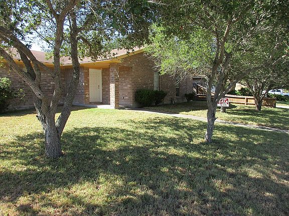 5th image of 1126 Harbor Lights Dr