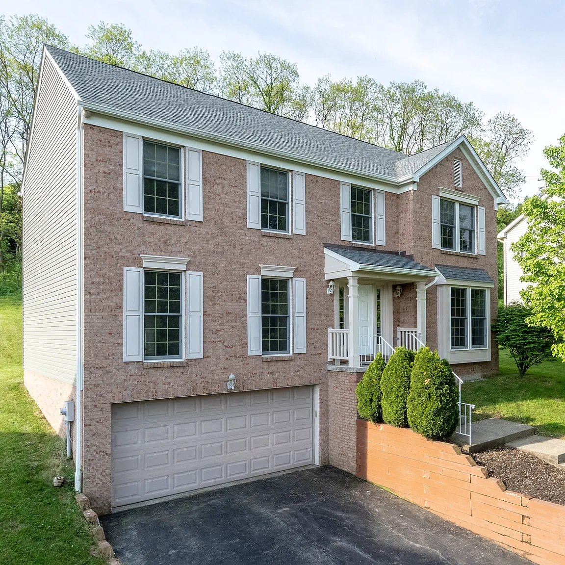 1056 Lakemont Dr photo 1