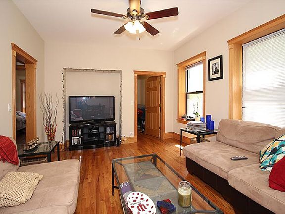 4th image of 1148 W Waveland Ave APT 3E