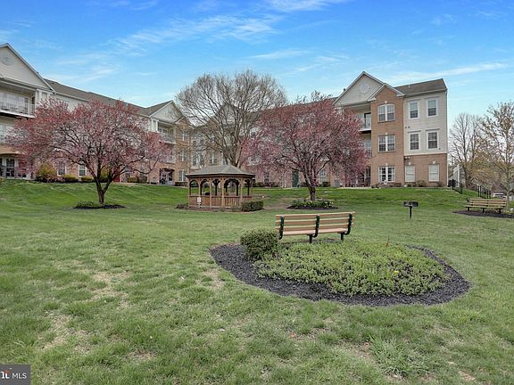 4th image of 104 Gwen Dr #2H