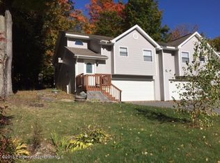 4012 Pond View Dr, South Abington Township, PA 18411