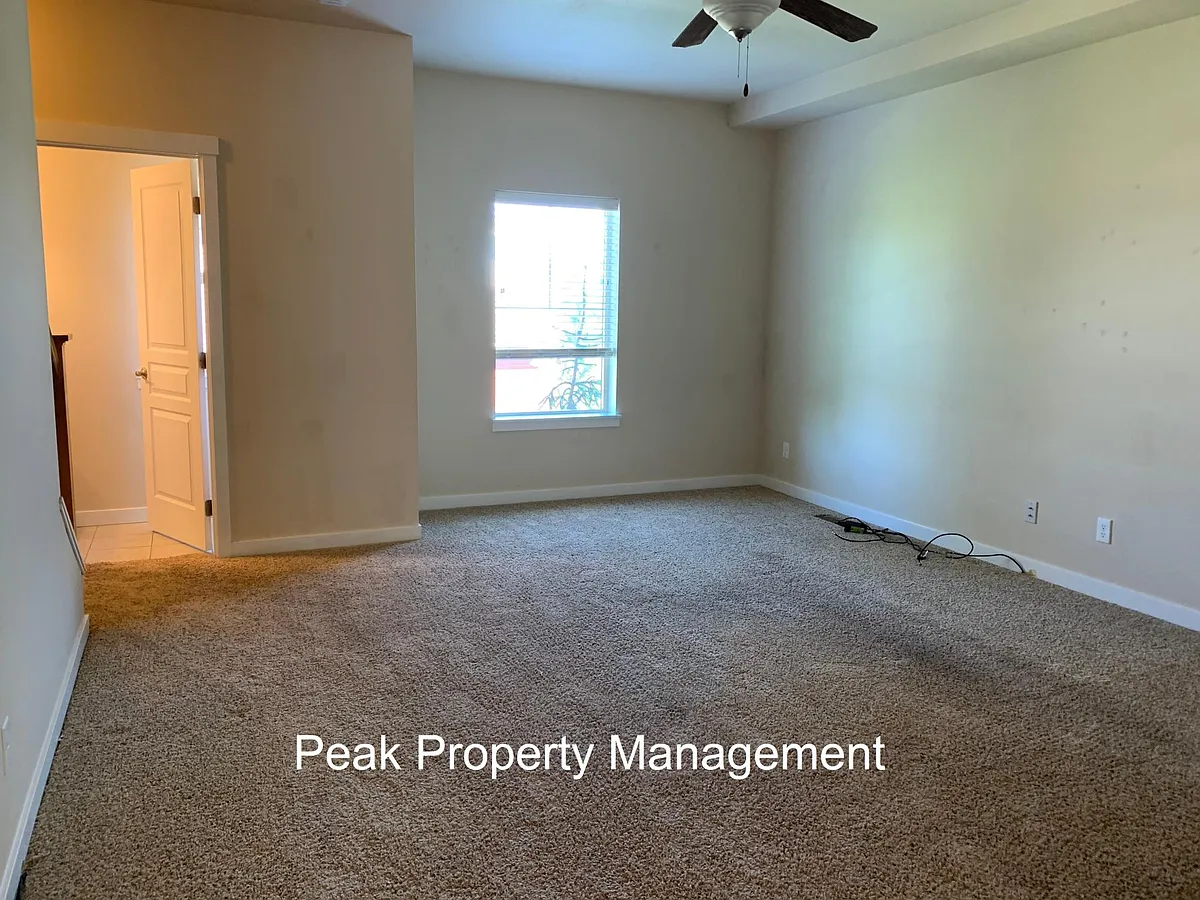 Building Photo - 8786 W Pine Valley Ln